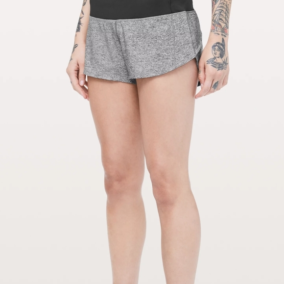 Lululemon speed up high rise running shorts - Picture 2 of 6